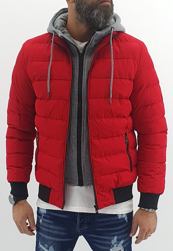 piumino uomo semi impermeabile rosso con pettorina e cappuccio felpato fisso